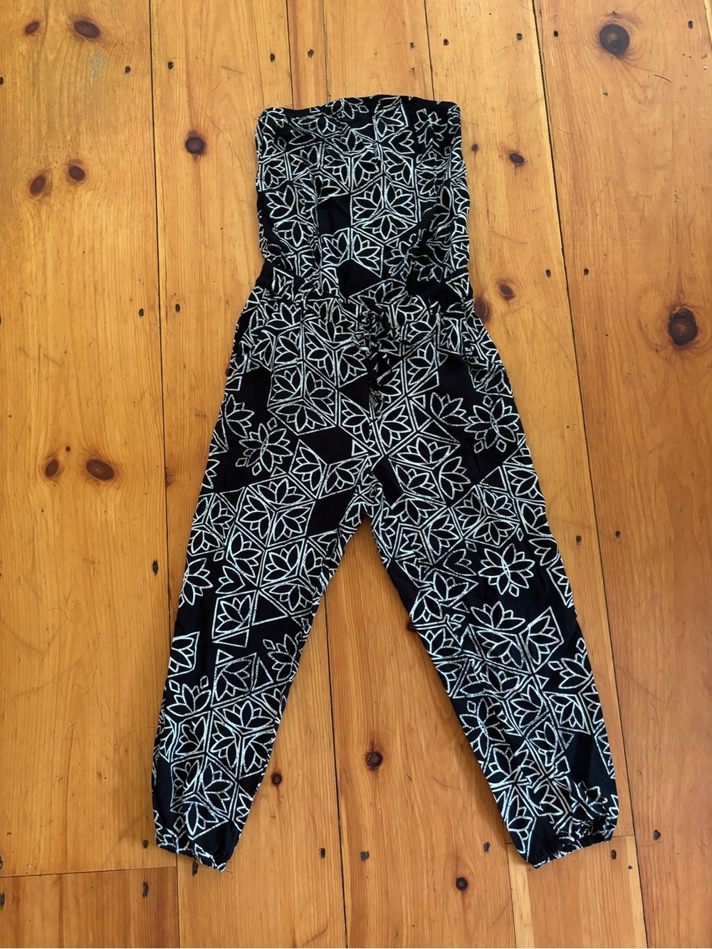 Mudd Black & White Strapless Floral Jumpsuit Size Small